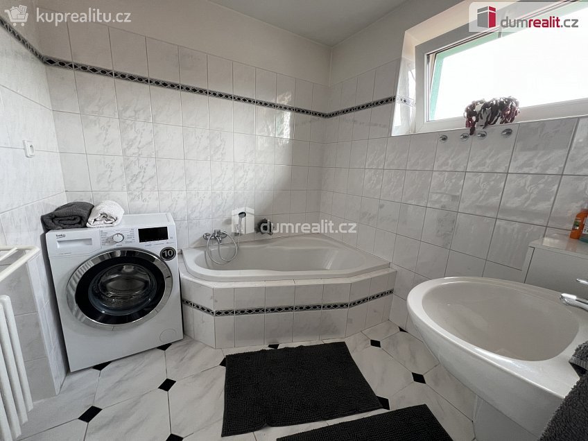 Prodej  rodinného domu 848 m^2 Branky, Branky 