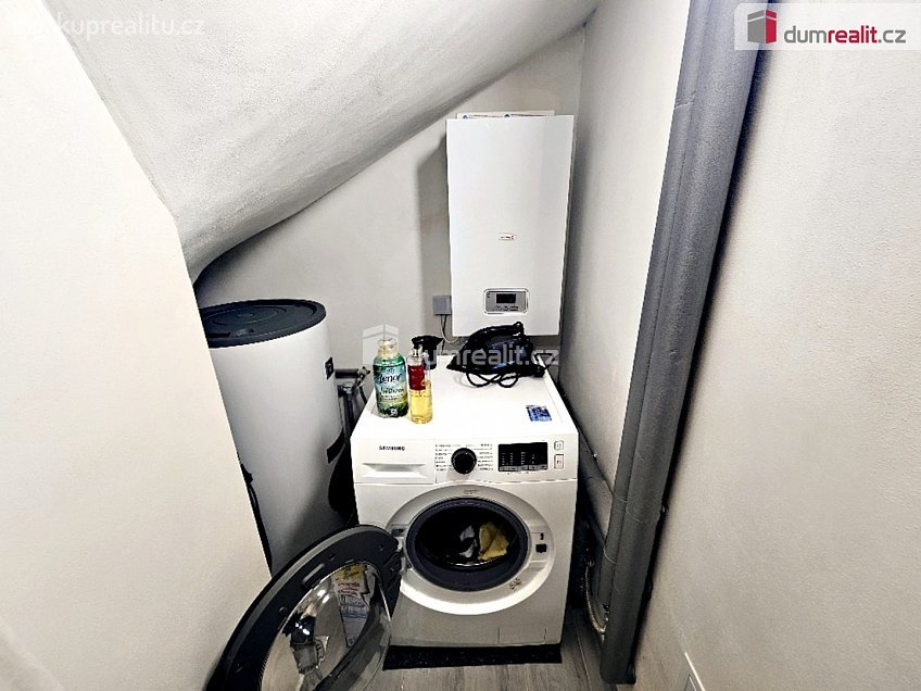 Prodej  rodinného domu 85 m^2 Východní, Úherce 