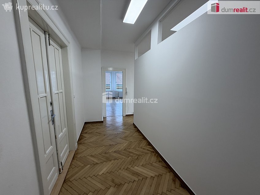 Pronájem  kanceláře 82 m^2 Vodičkova, Praha 1 