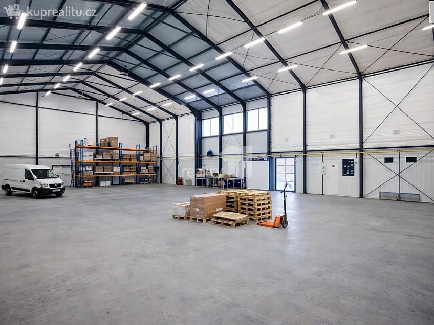 Prodej  skladu 1044 m^2 Jaroňkova, Ostrava 