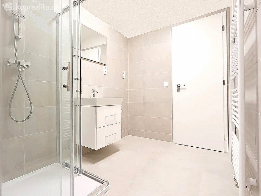 Pronájem bytu 1+kk 44 m^2 Brno, Hor.Heršpice, ul. Jižní, Brno 61900