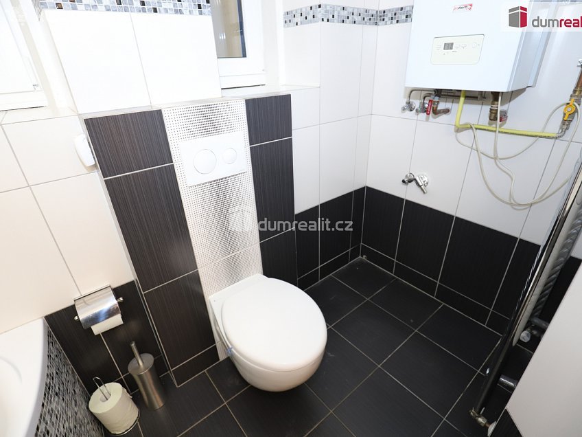 Pronájem bytu 2+1 68 m^2 Vrchlického, Cheb 