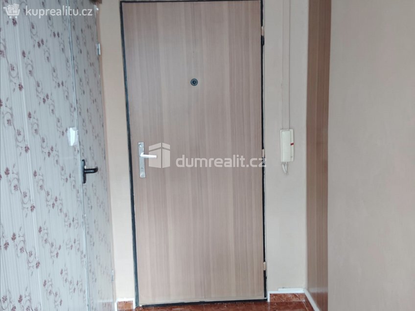 Pronájem bytu 1+1 29 m^2 Plavební, Děčín 