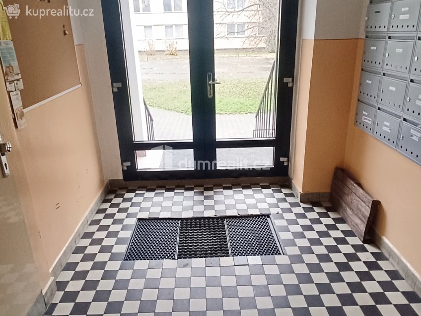 Pronájem bytu 1+1 29 m^2 Plavební, Děčín 