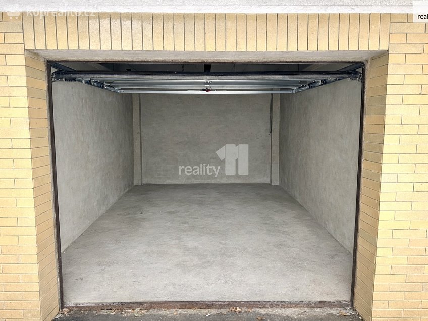 Pronájem bytu 3+kk 85 m^2 Starostrašnická, Praha 10 