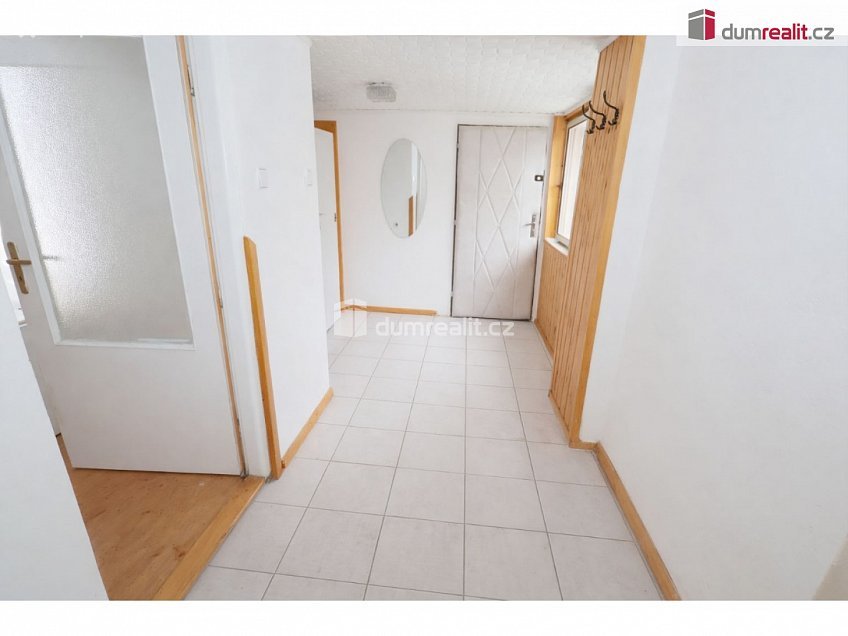 Pronájem  rodinného domu 75 m^2 Na Košíku, Praha 15 