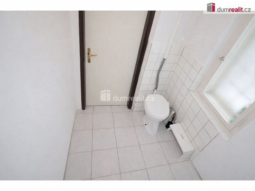 Pronájem  rodinného domu 75 m^2 Na Košíku, Praha 15 