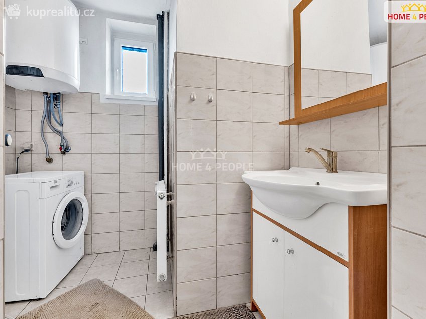 Prodej  rodinného domu 195 m^2 K Orionce, Praha 12 