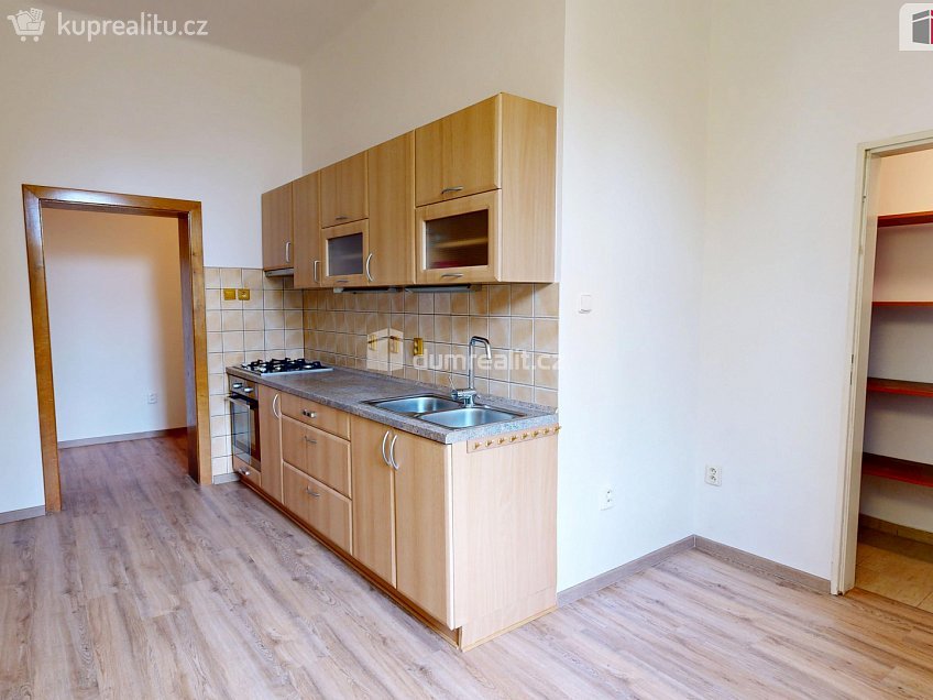 Pronájem bytu 2+1 70 m^2 Nákladní, Opava 