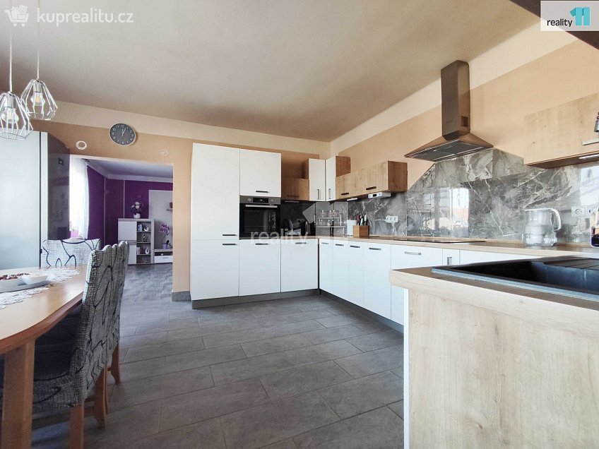 Prodej bytu 5 a více 223 m^2 Chlumec nad Cidlinou, Chlumec nad Cidlinou 