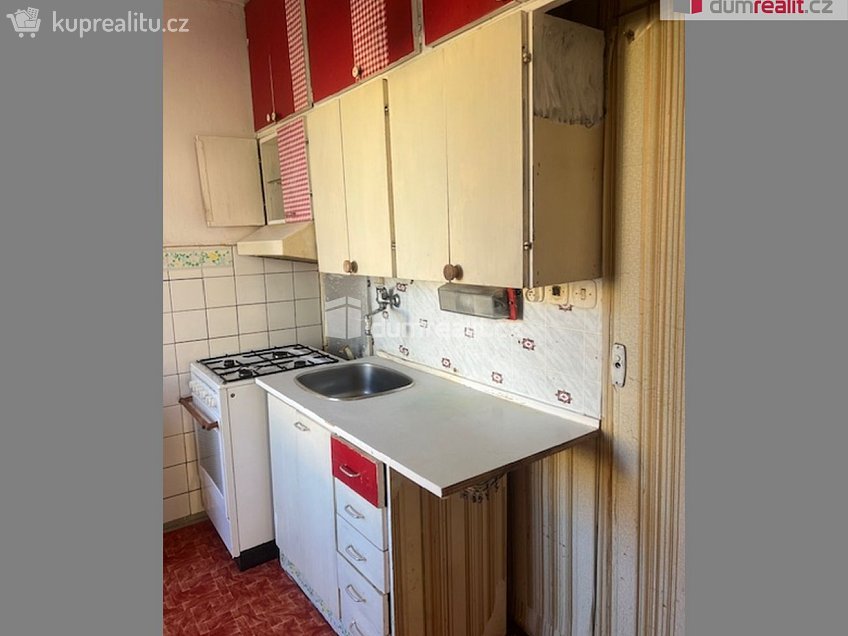 Pronájem bytu 3+kk 64 m^2 Cvikovská, Praha 9 