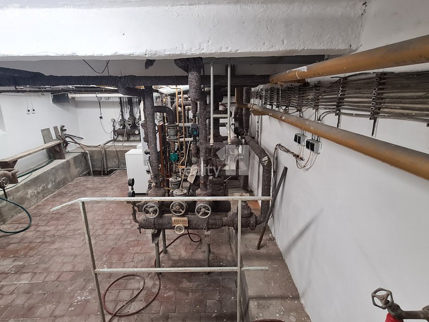 Prodej  činžovního domu 1620 m^2 Rovná, Ostrava 