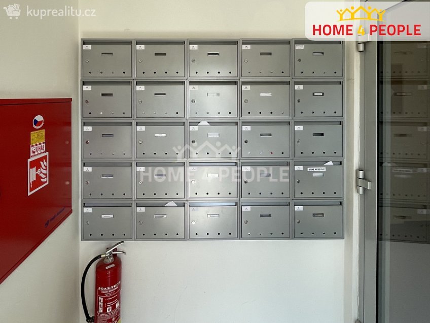 Pronájem bytu 2+kk 69 m^2 U hřiště, Velký Osek 