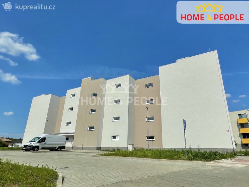 Pronájem bytu 2+kk 69 m^2 U hřiště, Velký Osek 