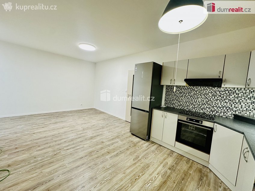 Prodej bytu 3+kk 56 m^2 Polepy, Polepy 