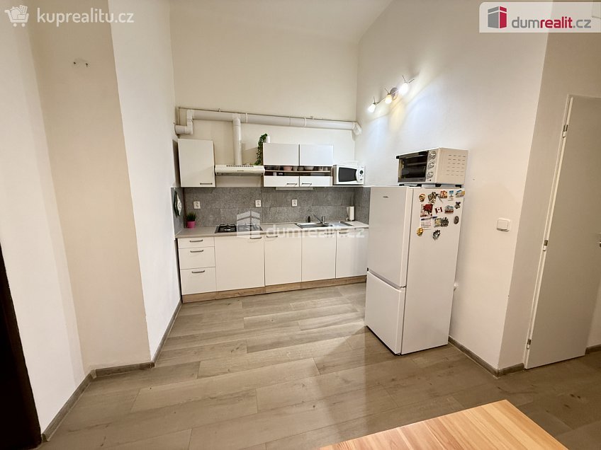 Pronájem bytu 1+1 42 m^2 Husitská, Praha 3 