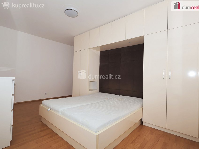 Pronájem bytu 3+kk 78 m^2 Hanusova, Praha 4 