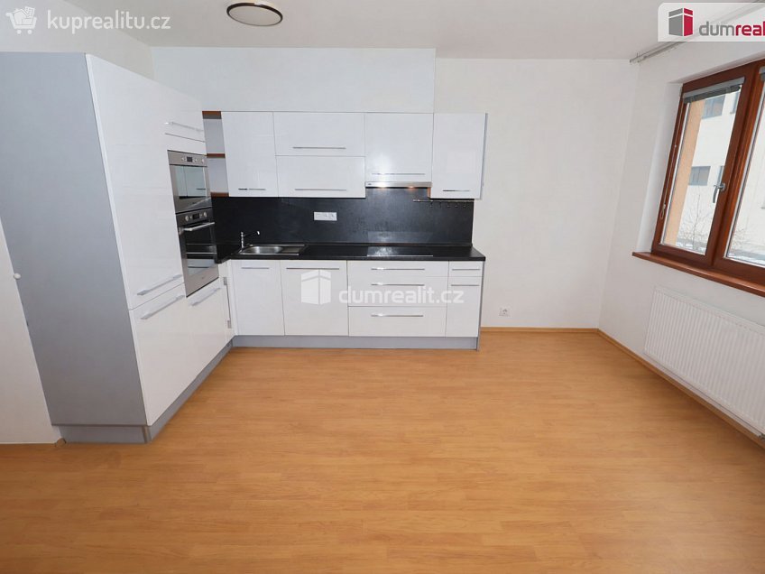 Pronájem bytu 3+kk 78 m^2 Hanusova, Praha 4 