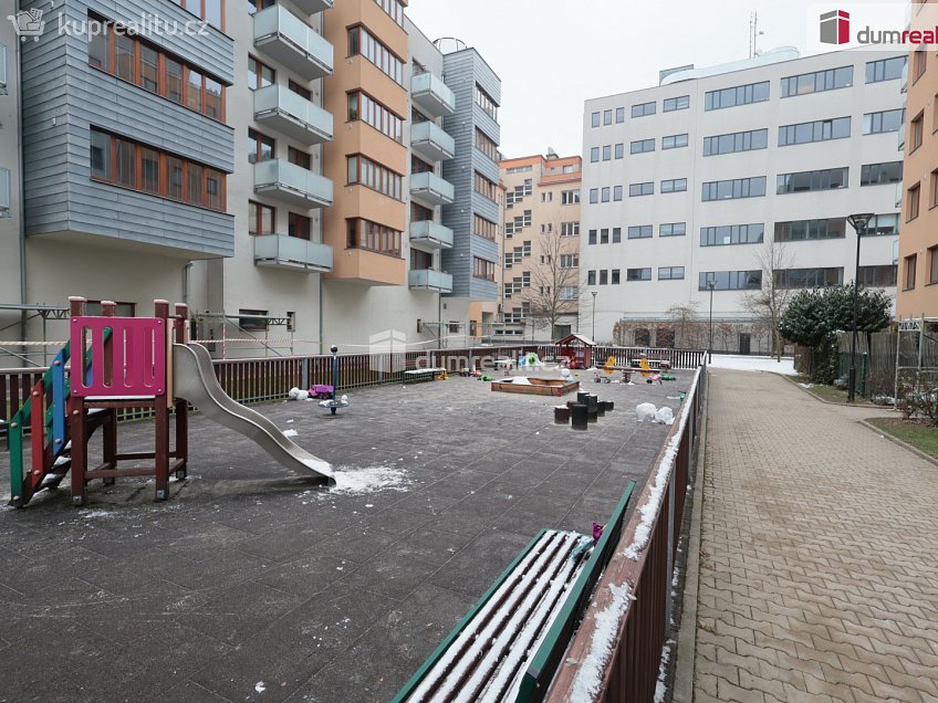 Pronájem bytu 3+kk 78 m^2 Hanusova, Praha 4 