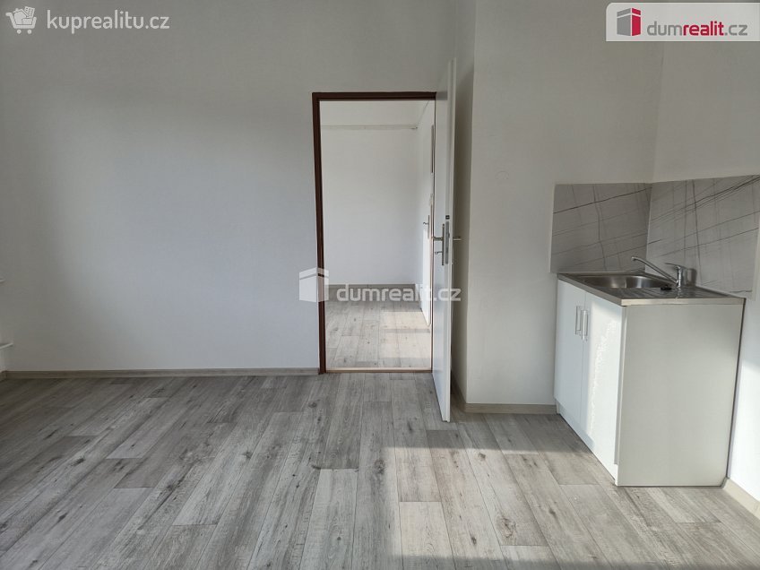 Pronájem  komerční reality 31 m^2 Na Zlaté stoce, České Budějovice 