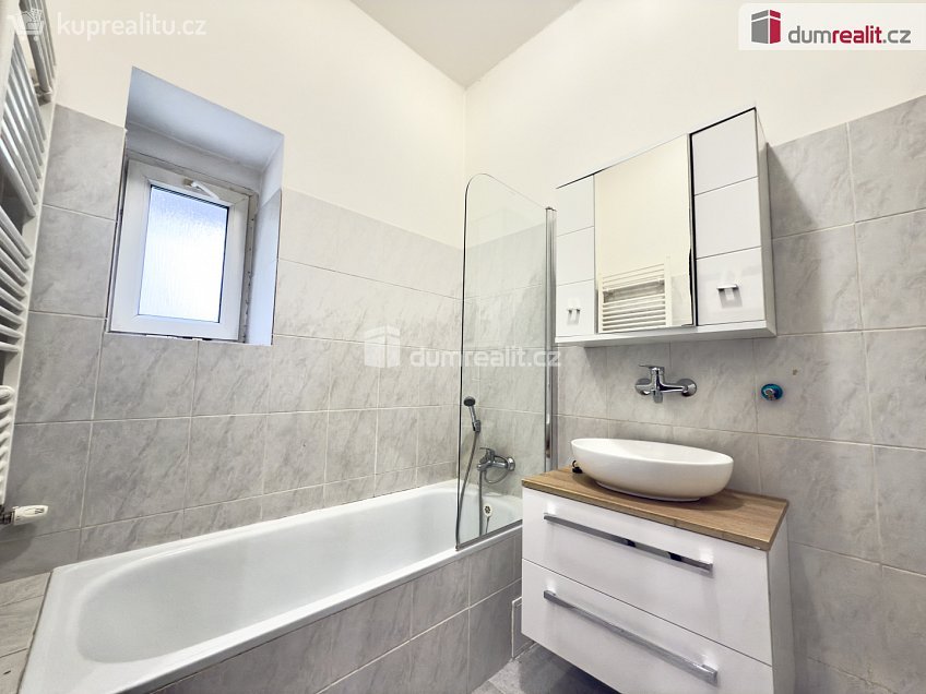 Pronájem bytu 2+1 65 m^2 Palachova, Ústí nad Labem 