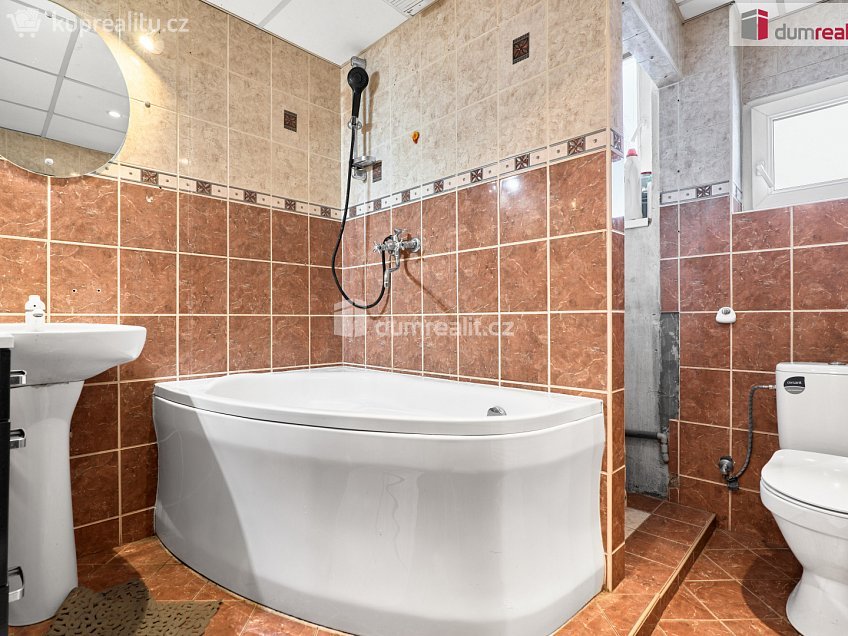 Prodej bytu 3+1 87 m^2 Holečkova, Karlovy Vary 