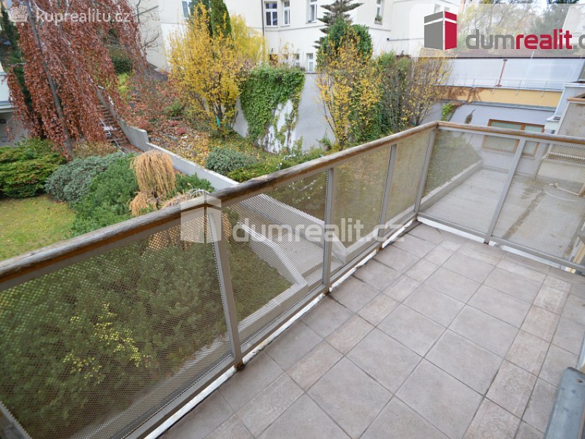 Pronájem bytu 2+kk 56 m^2 Hošťálkova, Praha 6 