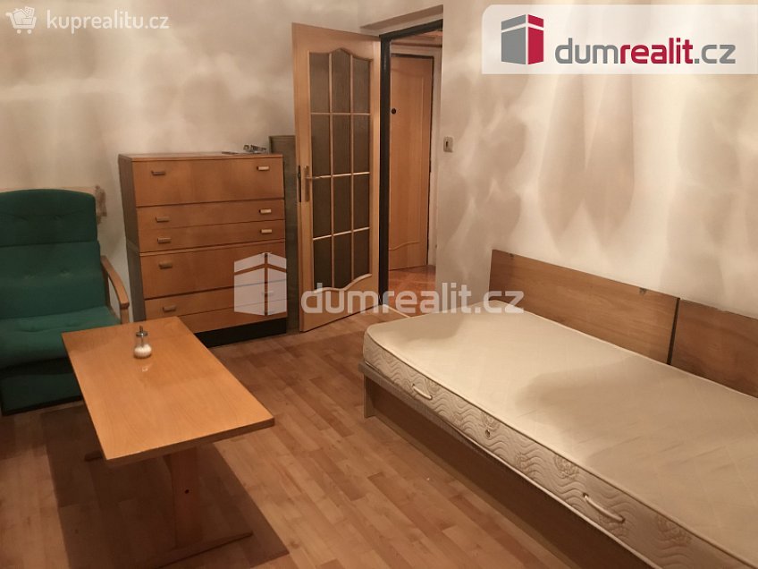 Pronájem bytu 2+1 54 m^2 Na Petřinách, Praha 6 