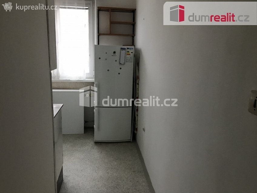 Pronájem bytu 2+1 54 m^2 Na Petřinách, Praha 6 