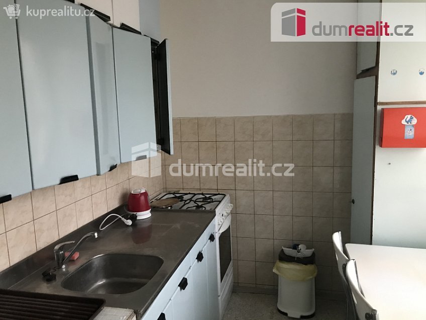 Pronájem bytu 2+1 54 m^2 Na Petřinách, Praha 6 