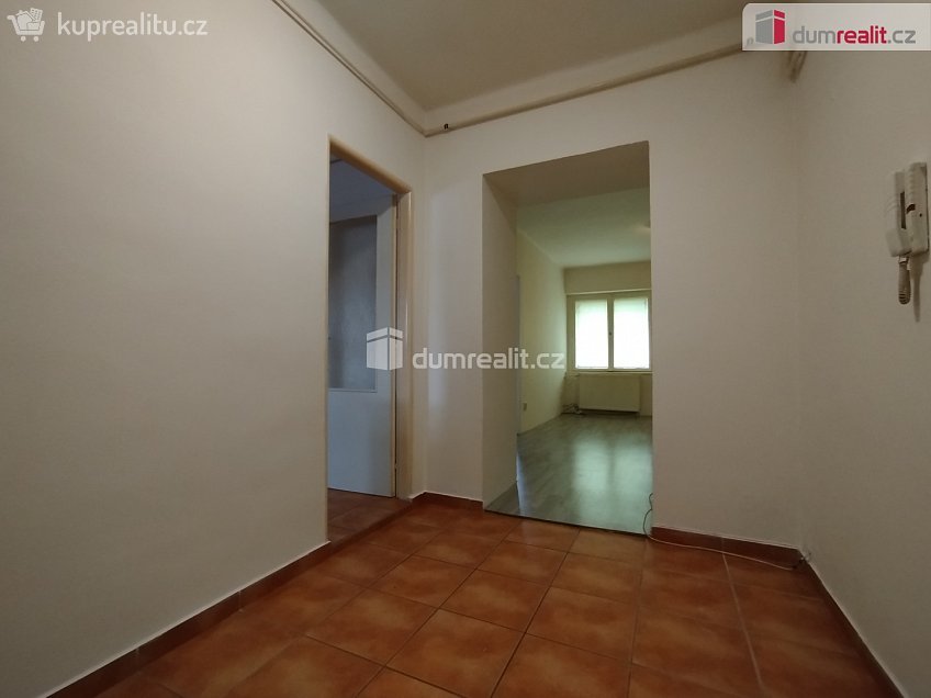 Pronájem bytu 2+1 52 m^2 Hálkova, Cheb 