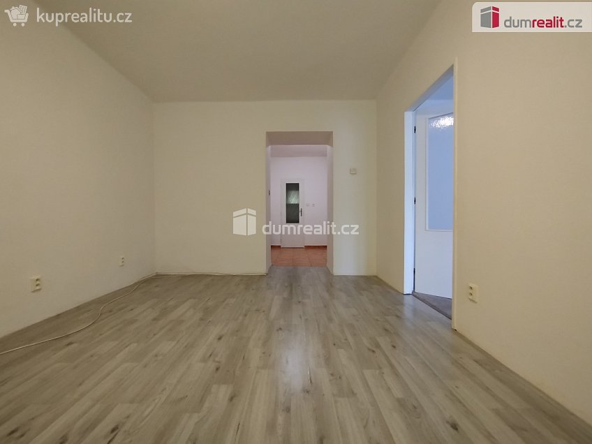 Pronájem bytu 2+1 52 m^2 Hálkova, Cheb 