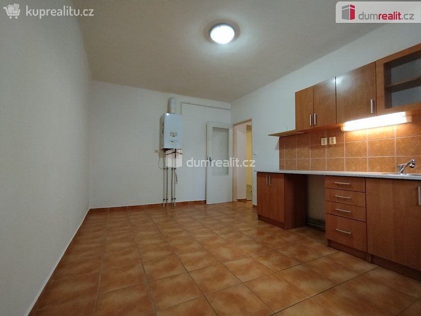 Pronájem bytu 2+1 52 m^2 Hálkova, Cheb 