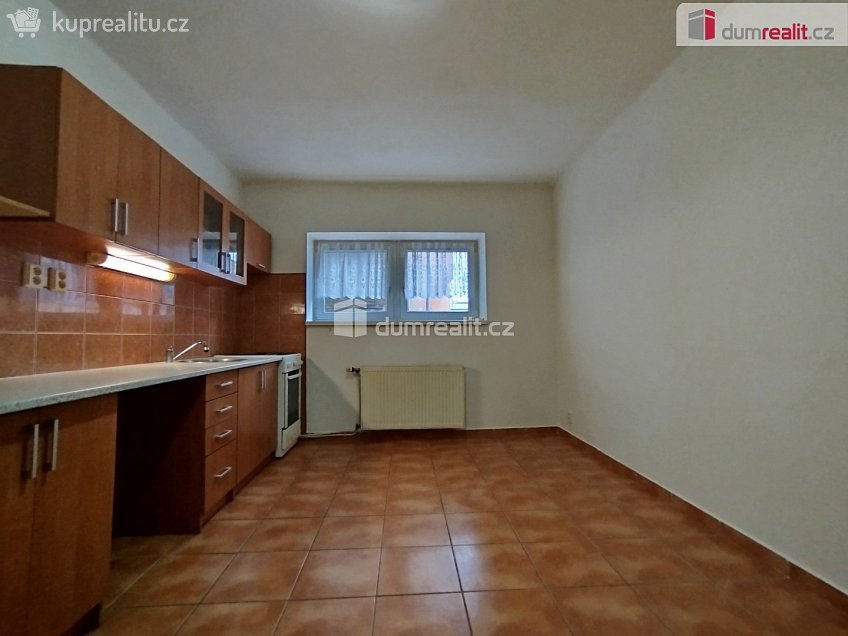 Pronájem bytu 2+1 52 m^2 Hálkova, Cheb 