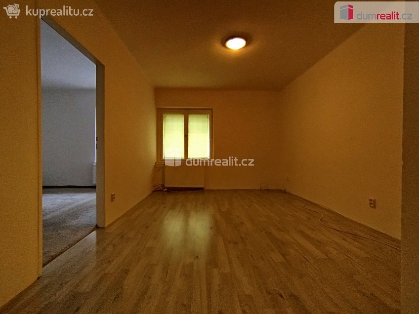 Pronájem bytu 2+1 52 m^2 Hálkova, Cheb 