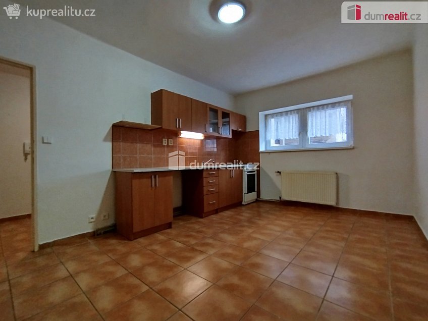 Pronájem bytu 2+1 52 m^2 Hálkova, Cheb 