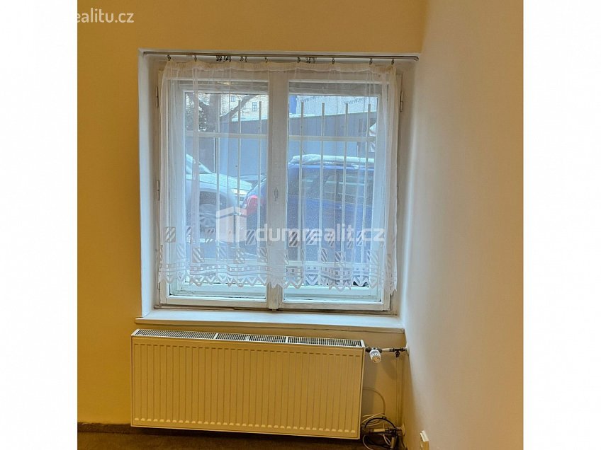 Pronájem bytu 2+1 52 m^2 Hálkova, Cheb 