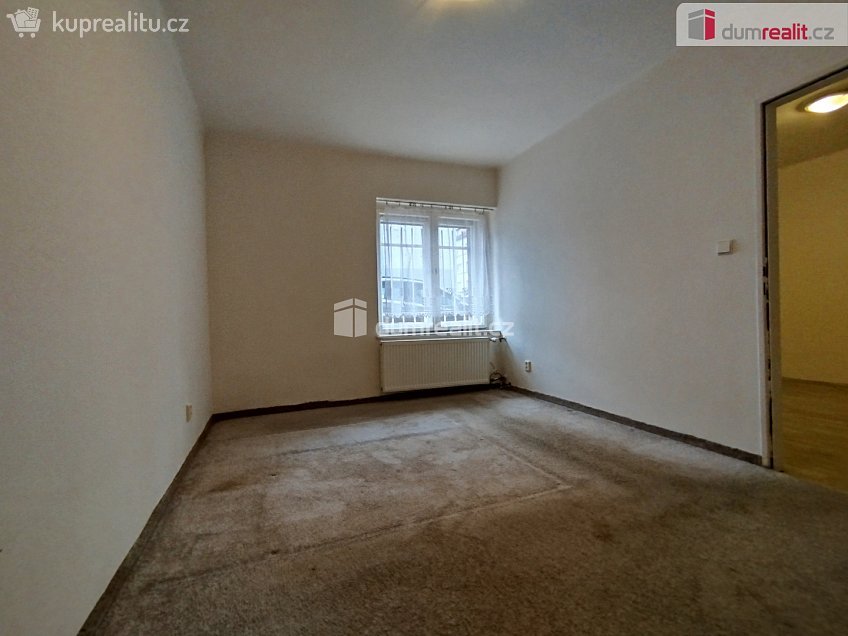 Pronájem bytu 2+1 52 m^2 Hálkova, Cheb 