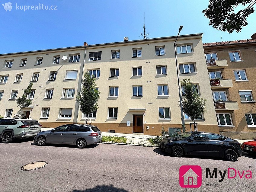 Pronájem bytu 2+1 55 m^2 Smetanova, Znojmo 