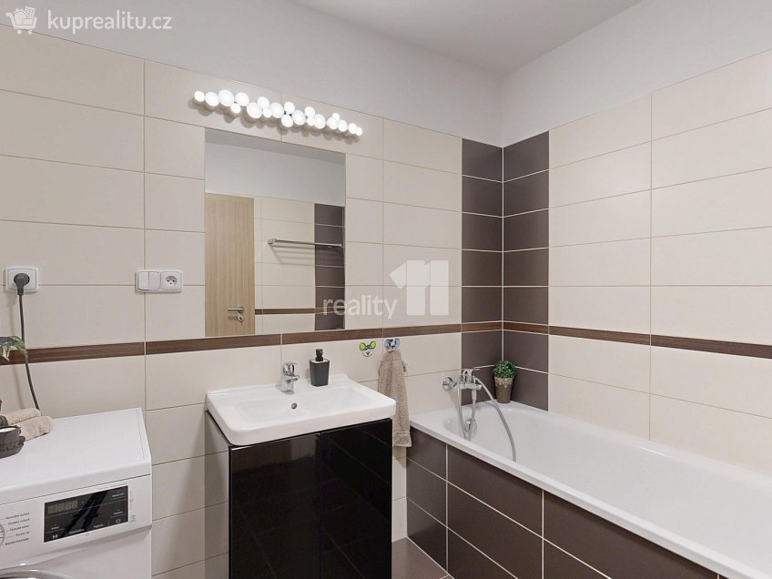 Prodej bytu 4+kk 87 m^2 K Břežanům, Dolní Břežany 