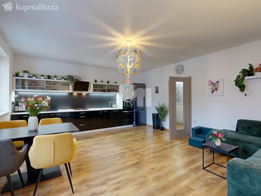 Prodej bytu 4+kk 87 m^2 K Břežanům, Dolní Břežany 