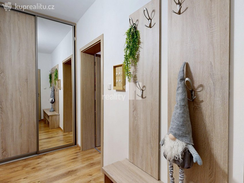 Prodej bytu 4+kk 87 m^2 K Břežanům, Dolní Břežany 