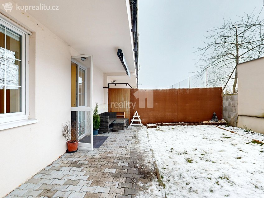 Prodej bytu 4+kk 87 m^2 K Břežanům, Dolní Břežany 