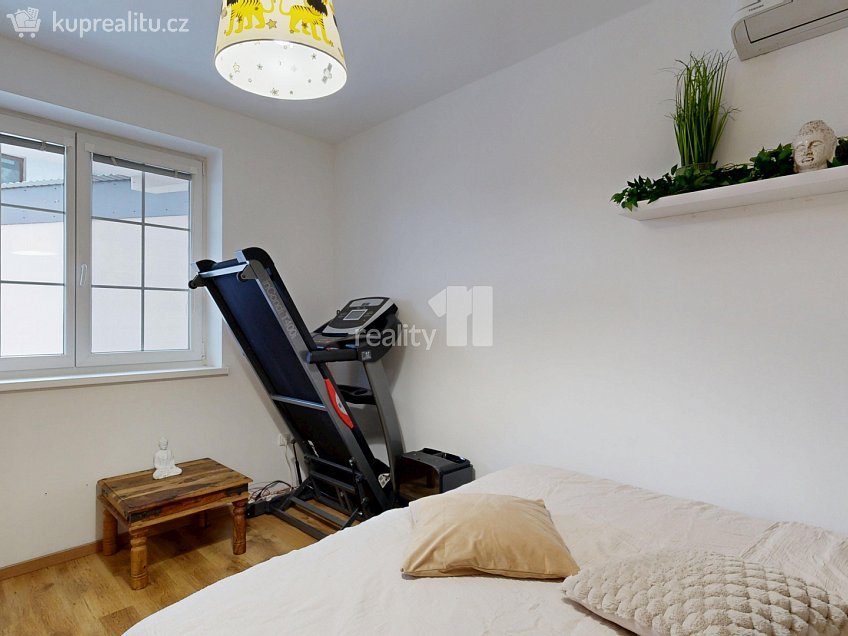 Prodej bytu 4+kk 87 m^2 K Břežanům, Dolní Břežany 