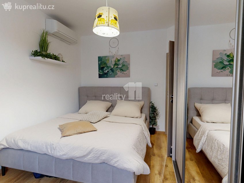 Prodej bytu 4+kk 87 m^2 K Břežanům, Dolní Břežany 