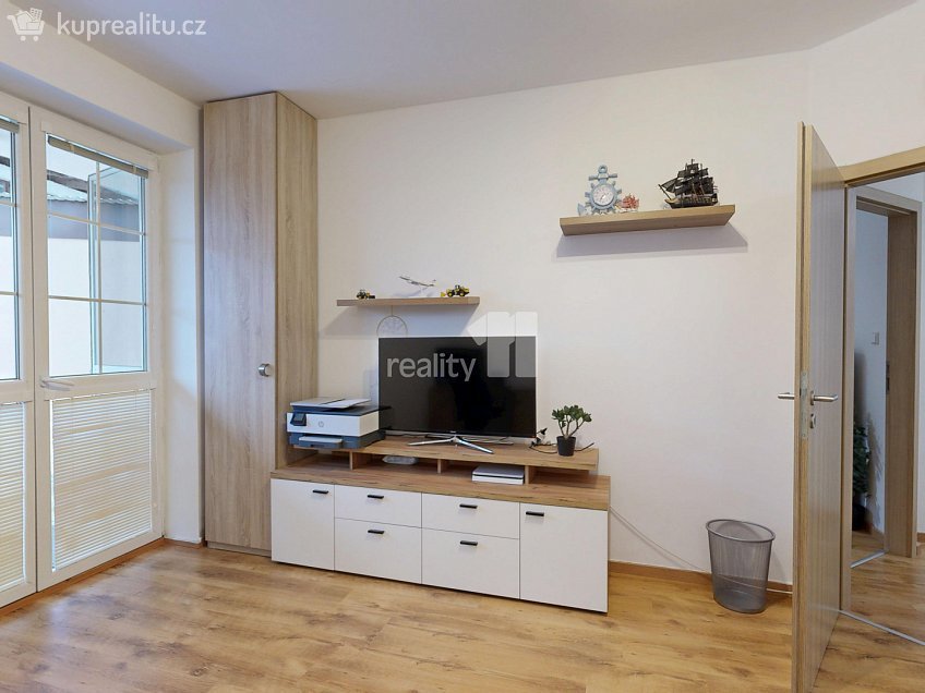 Prodej bytu 4+kk 87 m^2 K Břežanům, Dolní Břežany 