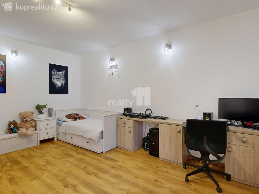 Prodej bytu 4+kk 87 m^2 K Břežanům, Dolní Břežany 