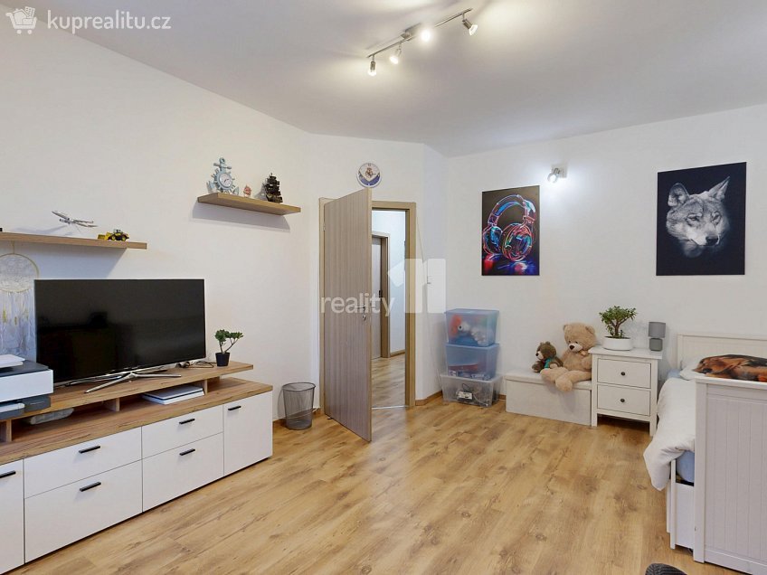 Prodej bytu 4+kk 87 m^2 K Břežanům, Dolní Břežany 