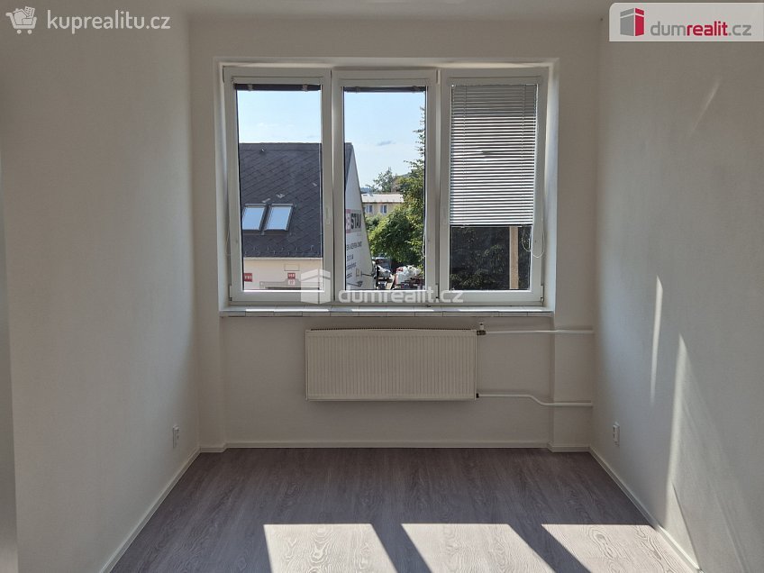 Pronájem  kanceláře 15 m^2 Na Zlaté stoce, České Budějovice 