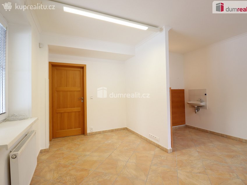 Pronájem  komerční reality 84 m^2 Severní, Karlovy Vary 